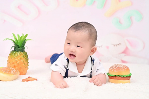 果洛宝宝在妈妈肚子里